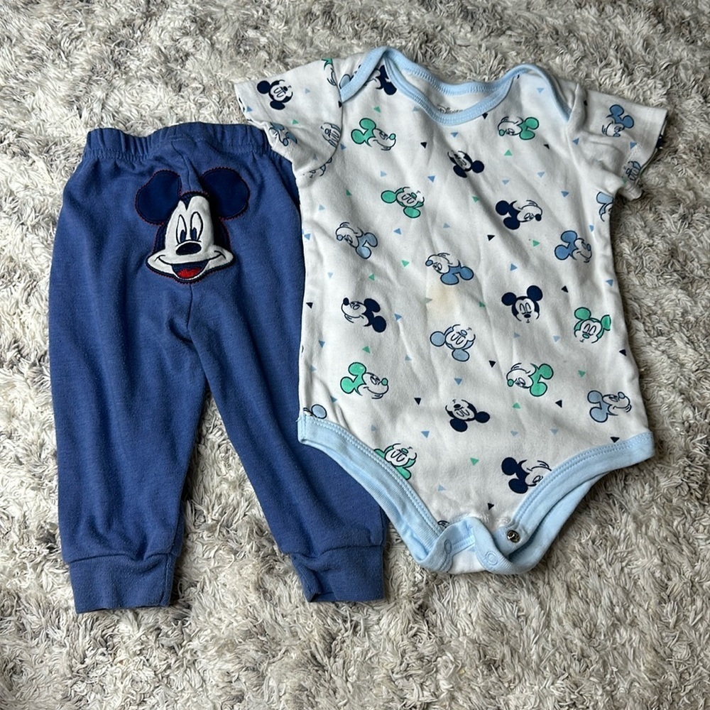 🧡Disney sleepers Mickey Mouse, baby Disney 6 to 12 months and sweatpants 6-12m